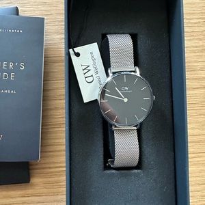 Daniel Wellington Silver Black Watch 32mm